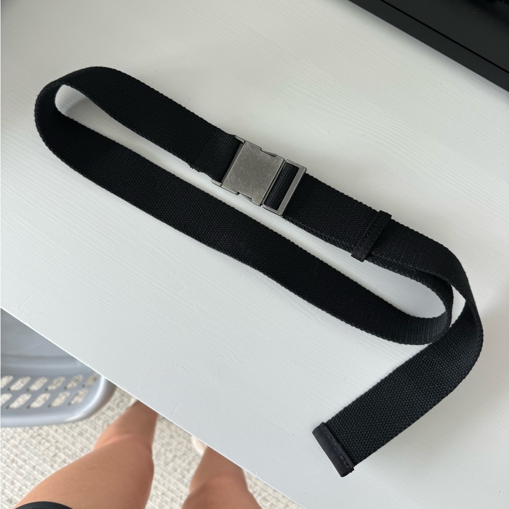 Brandy Melville Buckle Belt